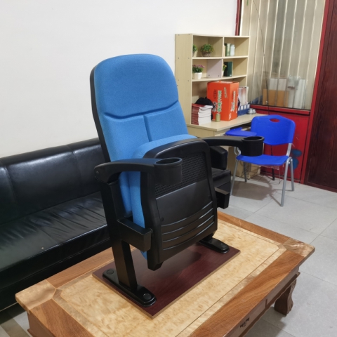 【嘉琪家具】帶前置折疊水杯架扶手的軟包影院椅  禮堂椅 聯排椅 會議椅  排椅