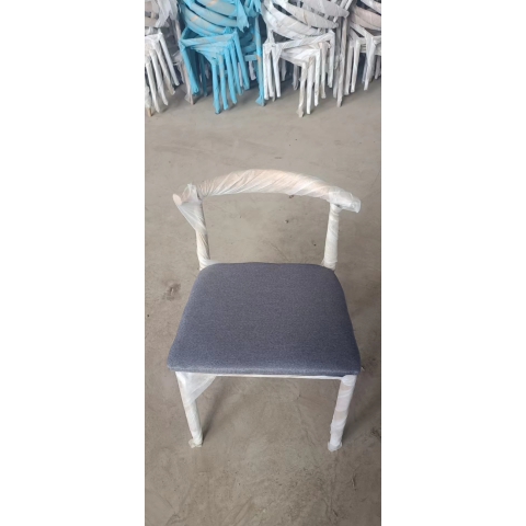 勝芳椅子批發 椅子 餐椅 家用餐椅 餐廳椅子 飯店餐椅 牛角椅 時尚椅子 輕奢餐椅 現代餐椅 耘赫家具