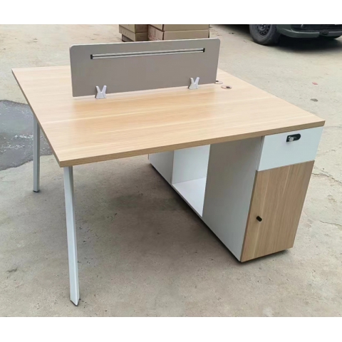 辦公桌批發 員工辦公桌職員 辦公桌 屏風桌 簡約現代組合鋼架 辦公室桌子 高檔辦公桌工位 辦公家具 冠城家具