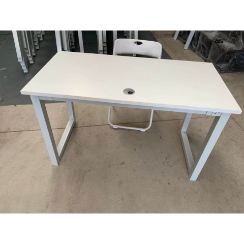 勝芳辦公桌批發(fā) 職員辦公桌 側(cè)翻辦公桌  現(xiàn)代辦公桌 簡易工作臺 輕奢辦公桌 現(xiàn)代辦公桌  培訓(xùn)桌 斯巴達(dá)家具