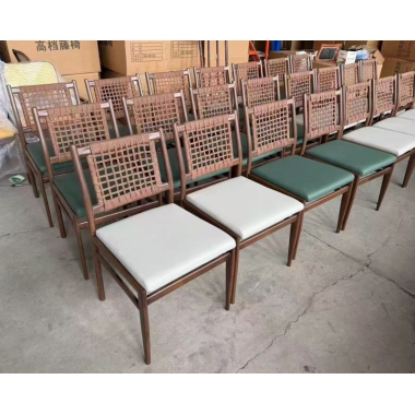 勝芳快餐桌椅批發 牛角椅 主題餐椅 鋼木餐椅 飯店餐椅 小吃店餐椅 學校餐椅 鋼木家具 酒店家具 餐廳家具 主題家具 金勝達家具